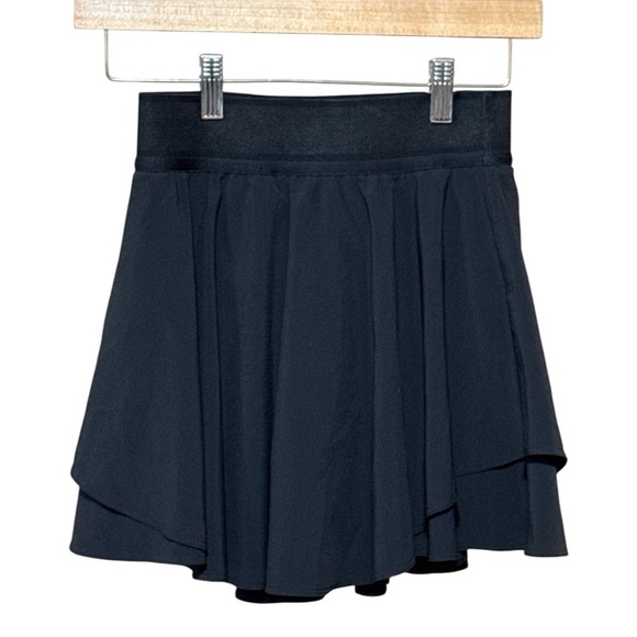 EUC - Lululemon Court Rival High Rise Skirt - Black - Size 2 - Picture 5 of 8